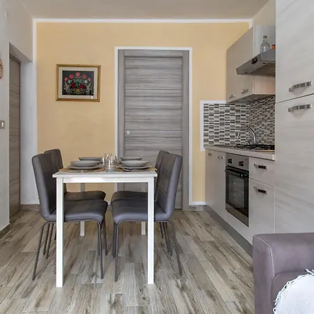 Relax House And Fitness 8 شقة
